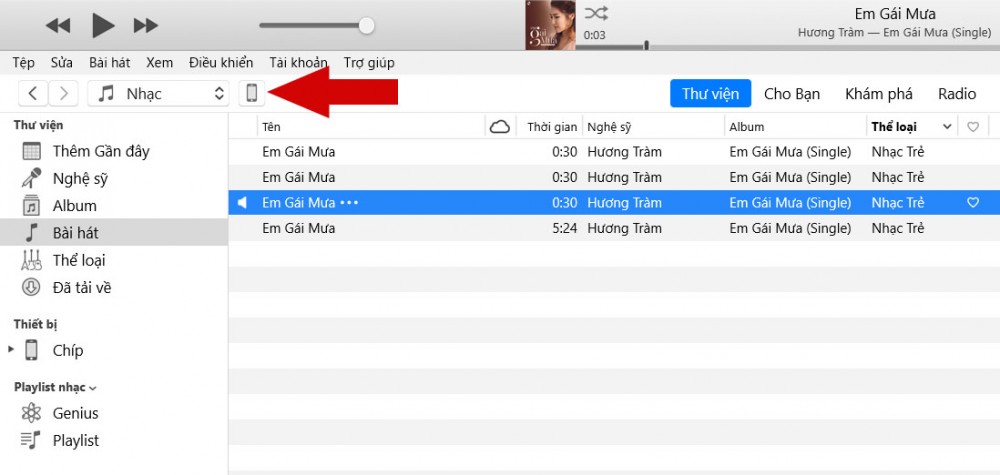Kết nối iPhone với iTunes bằng cách cắm cable vào, nhấn vào biểu tượng iPhone trên iTunes.