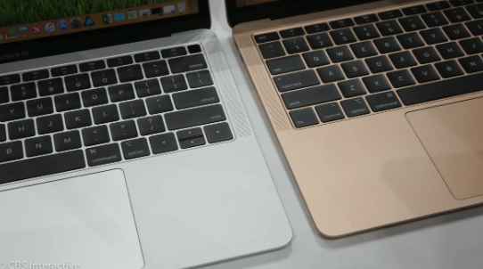 MacBook Air 2018 vs Macbook Air 2019: Thời lượng pin 