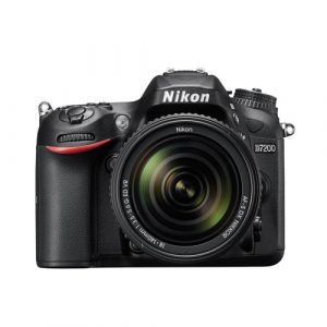 Nikon D7200 + Kit 18-140mm VR