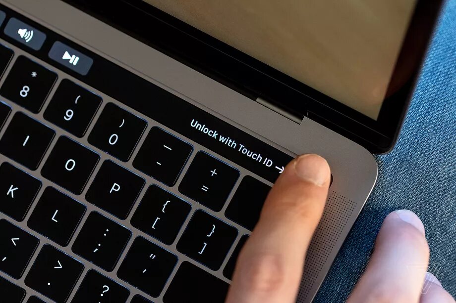 Apple ngừng sản xuất MacBook Pro 13 inch có Touch Bar Liệu đây có phải là điều cần thiết?