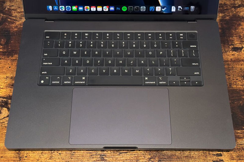 macbook-pro-16-inch-m3-max-2023-36gb-ram-1tb-keyboard.jpg