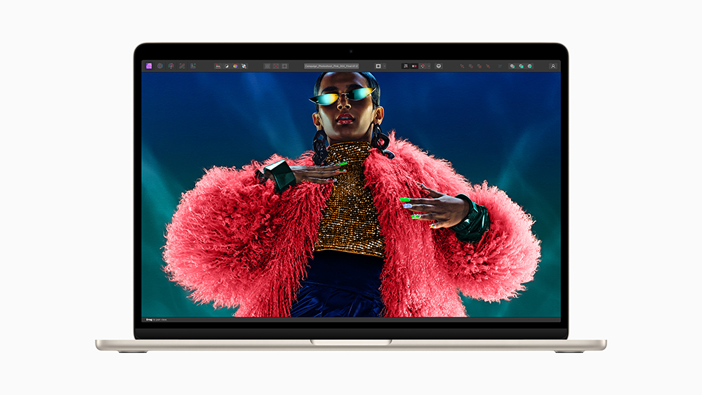 MacBook Air trang bị M3 sở hữu màn hình Liquid Retina tuyệt đẹp, giúp hình ảnh và phim hiển thị vô cùng sống động. 