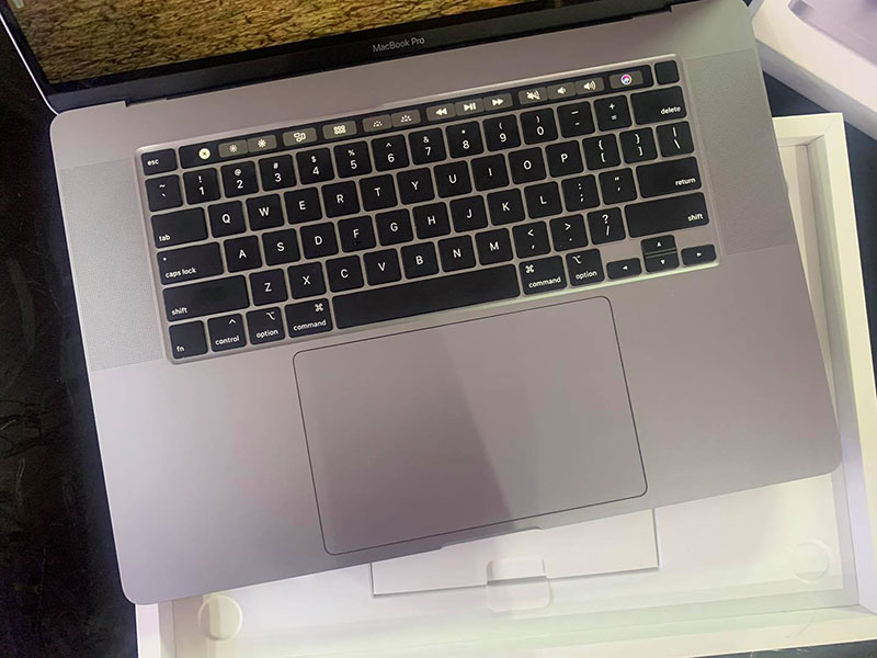 macbook-pro-2023-cu-keyboard