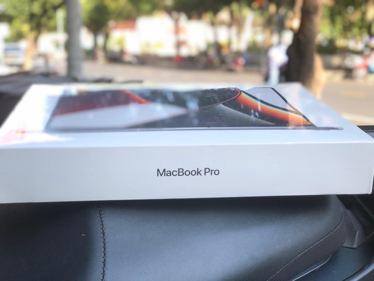 Macbook Pro chính hãng