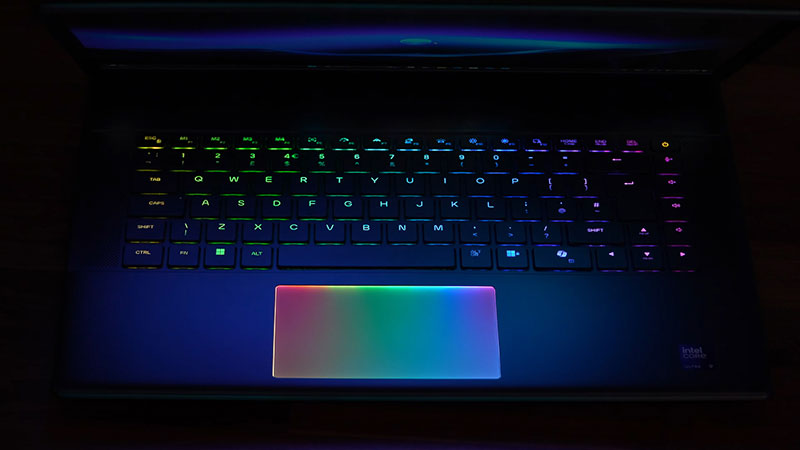 alienware-16-area-51-aa16250-ban-phim-2