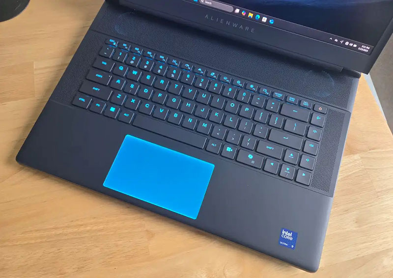 alienware-16-area-51-aa16250-ban-phim