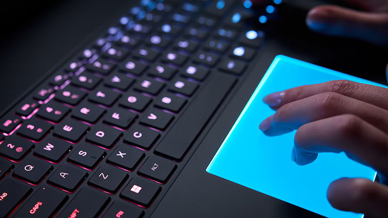alienware-16-area-51-aa16250-touchpad