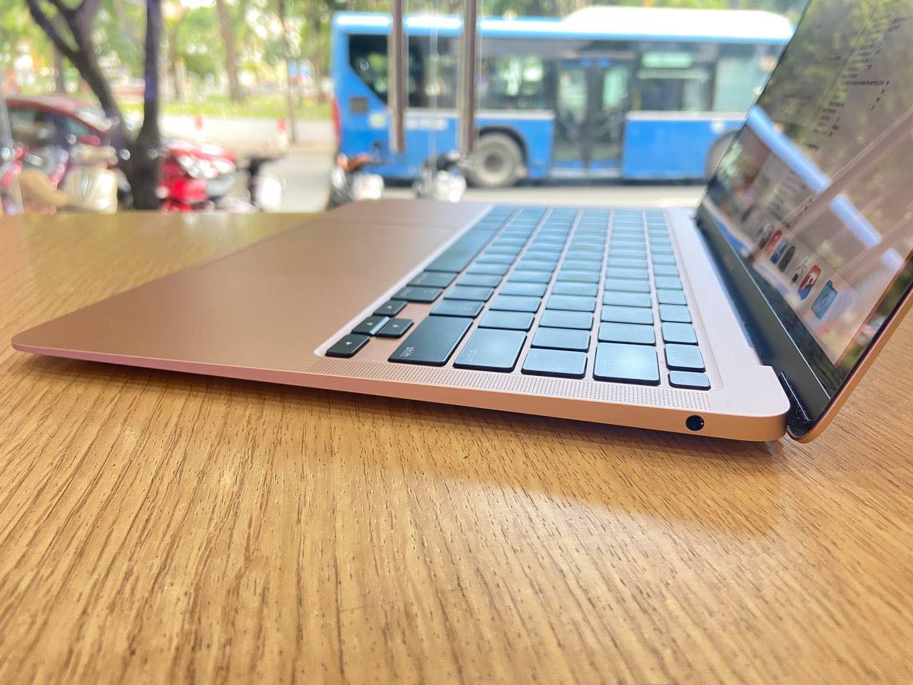 Macbook Air M1 13 inch cũ - Hình 3