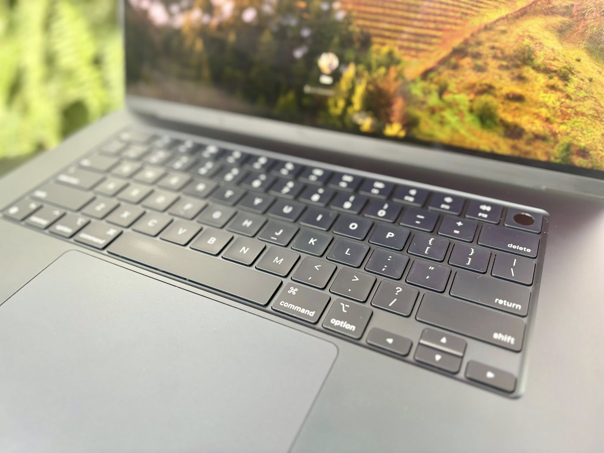 Macbook Air M3 15 inch cũ - Hình 2