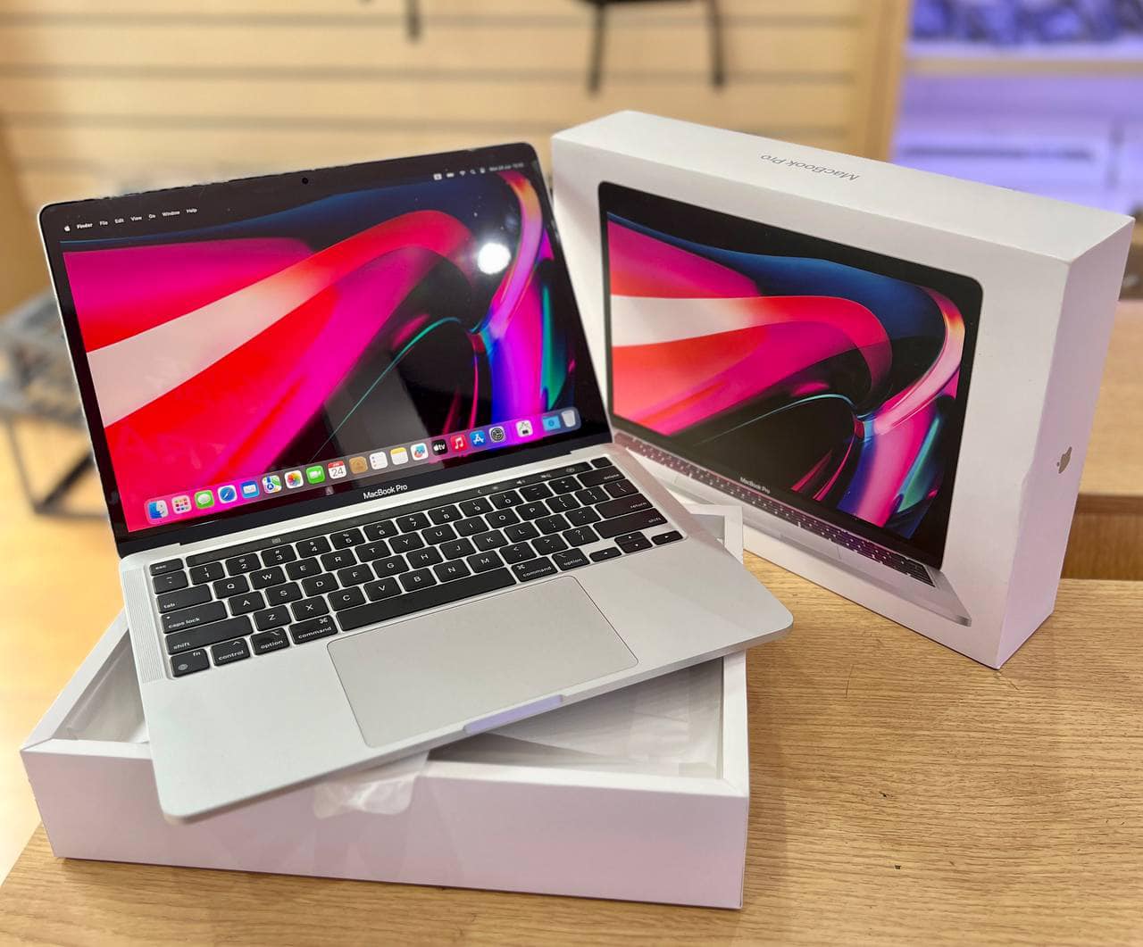 mua MacBook Pro M2 13 inch cũ - Hình 3