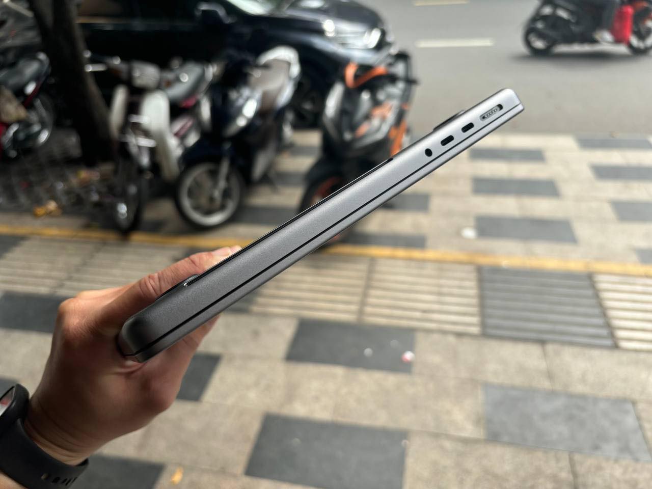 MacBook Pro M3 14 inch cũ - Hình 5