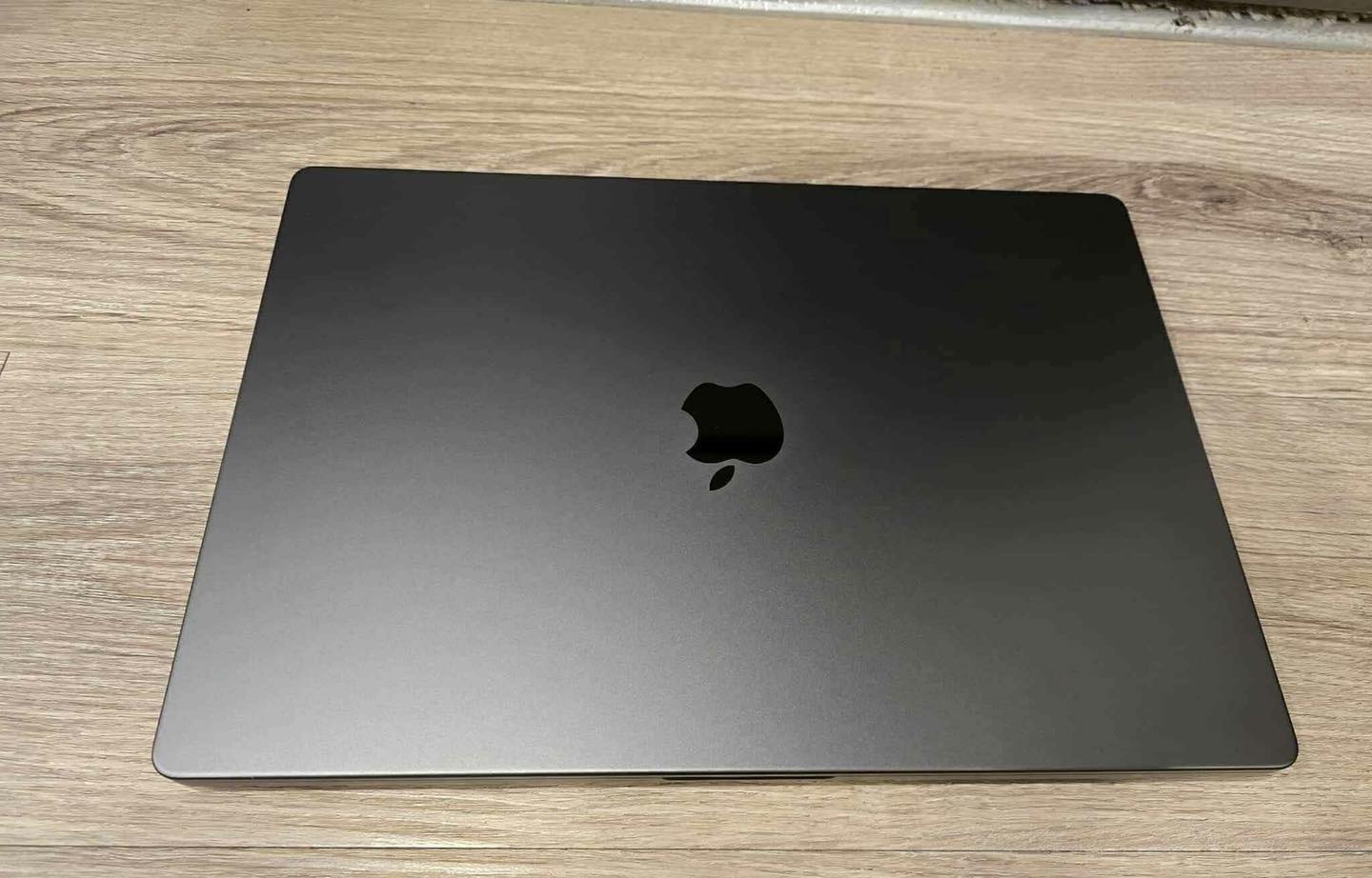 MacBook Pro M4 16 inch cũ - Hình 2