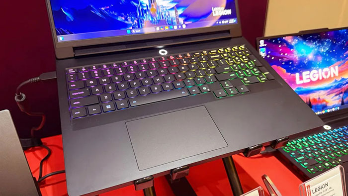 legion-pro-7i-gen-10-touchpad